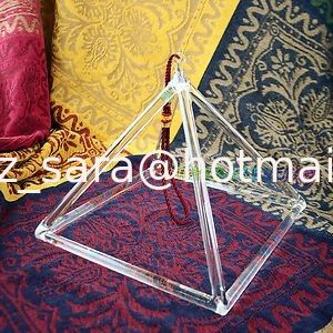 Strong quartz crystal singing pyramid with perfect sound