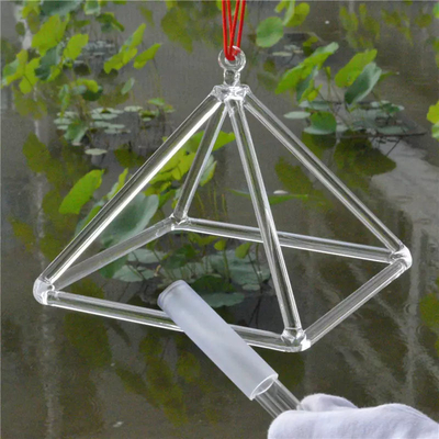 Quartz pyramid for sound therapy