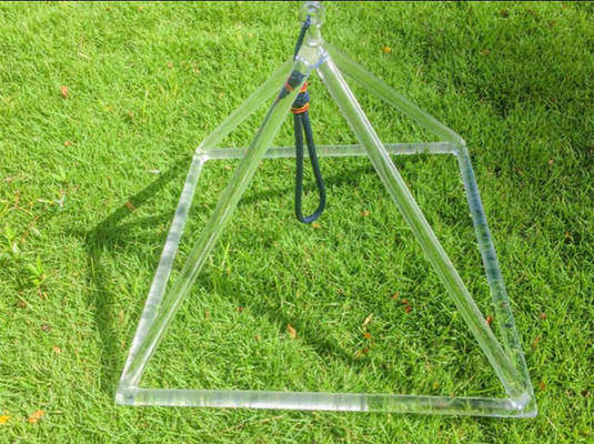 Quartz pyramid for sound therapy