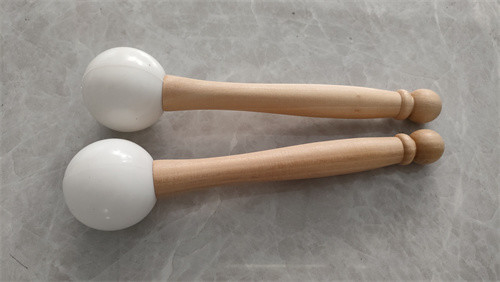 Singing bowl striker tool for quartz singing bowls